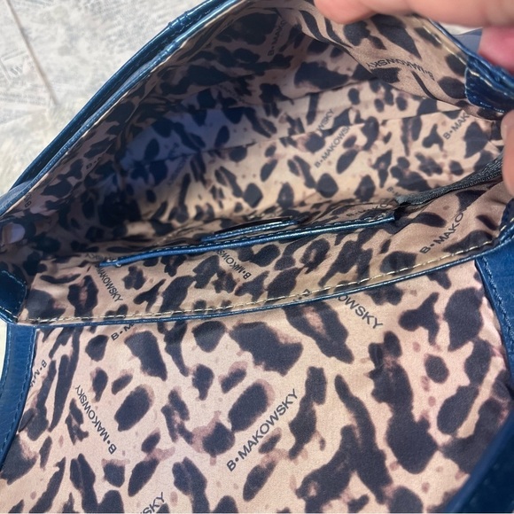 b. Makowski Karlie Glazed Leather Crossbody Adjust Strap Green - Picture 8 of 14